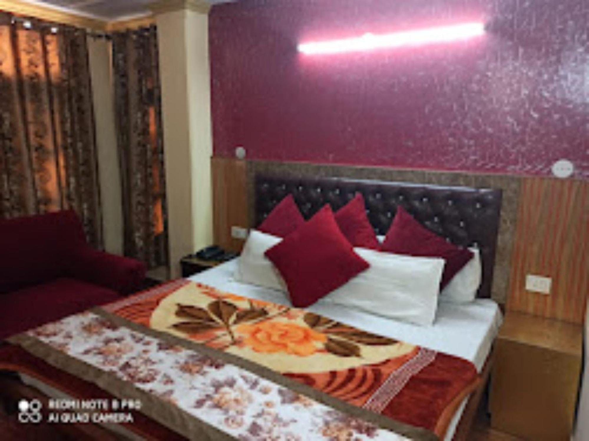 Hotel King Palace - Nature-Valley-Luxury-Room - Prime Location With Parking Facilities Shimla Exteriör bild